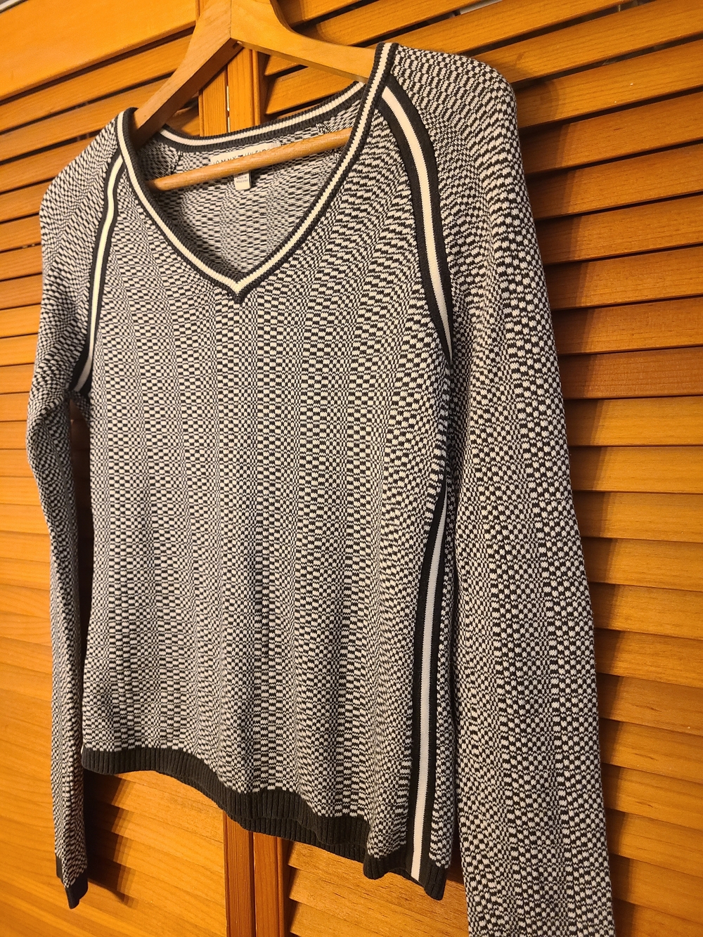 Tommy Hilfiger Navy and White V-Neck Sweater